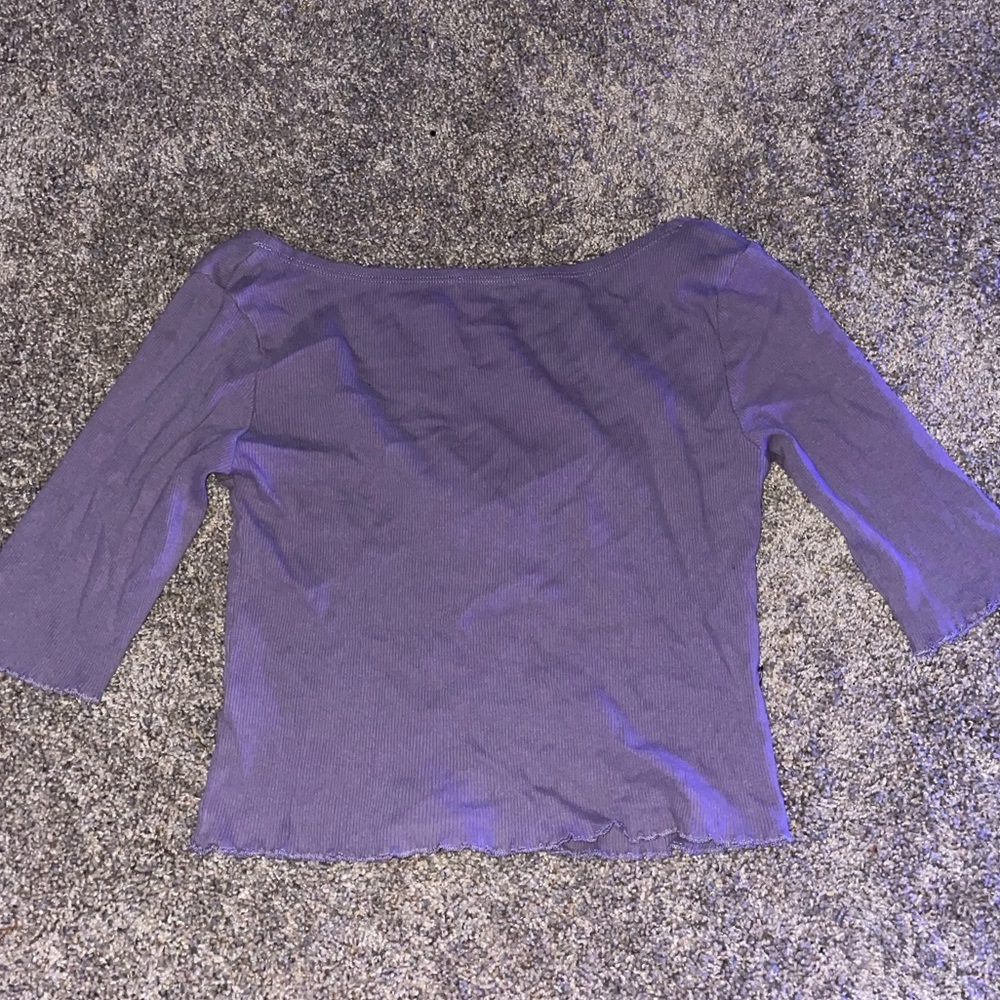 Purple 1/2 length sleeve ruched top.